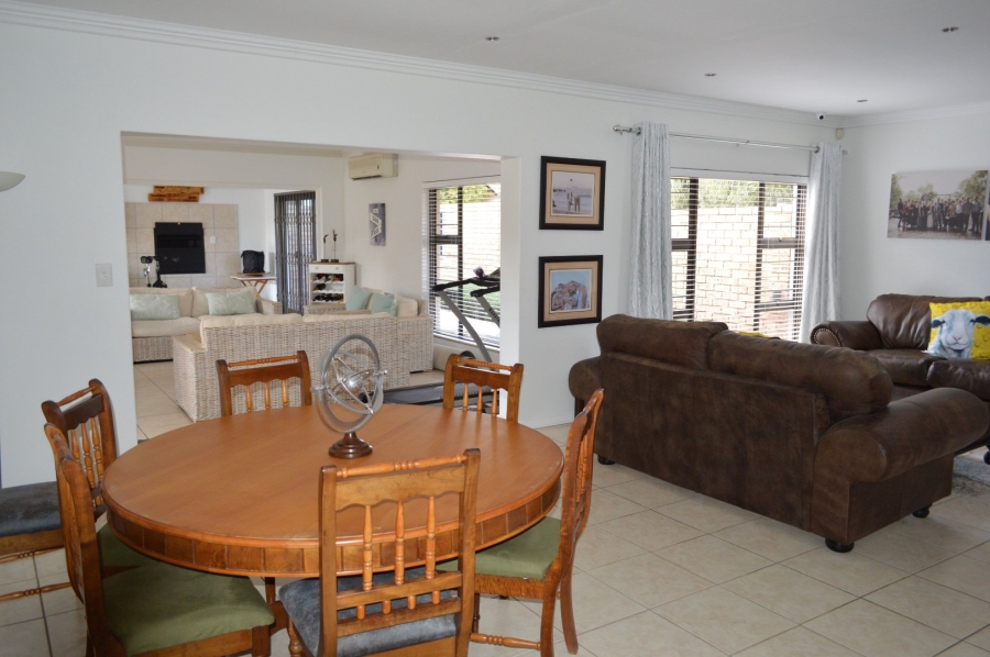 4 Bedroom Property for Sale in Wilkoppies North West